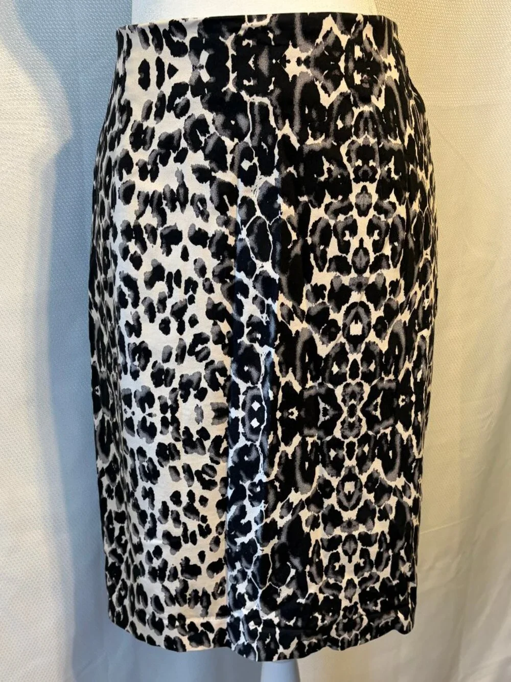 Mossimo Leopard Print Black/White/Gray Pencil Skirt Size 16